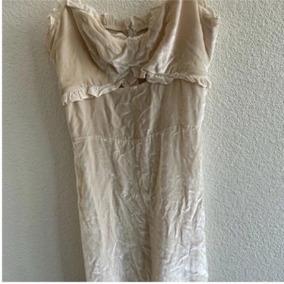 Reformation Bev Velvet Mini Dress Almond NWT - Picture 3 of 10